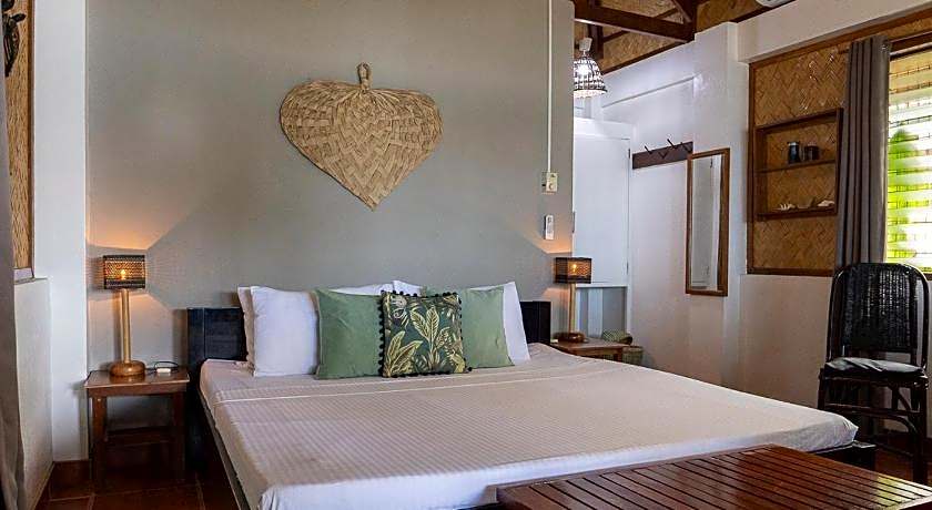 Golden Monkey Beach Hotel