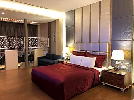 Deluxe Quadruple Room