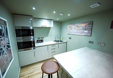 Mixed Dormitory Room