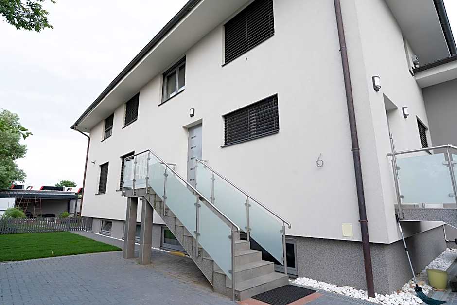 The Dante Villa Apartments