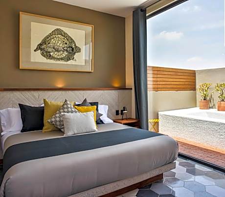 Suite with Hot Tub