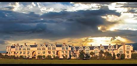 SEAHORSE DELUXE HOTEL