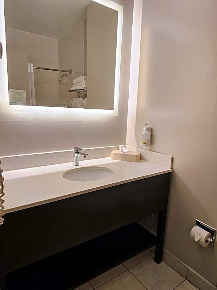 Super 8 by Wyndham Thunder Bay