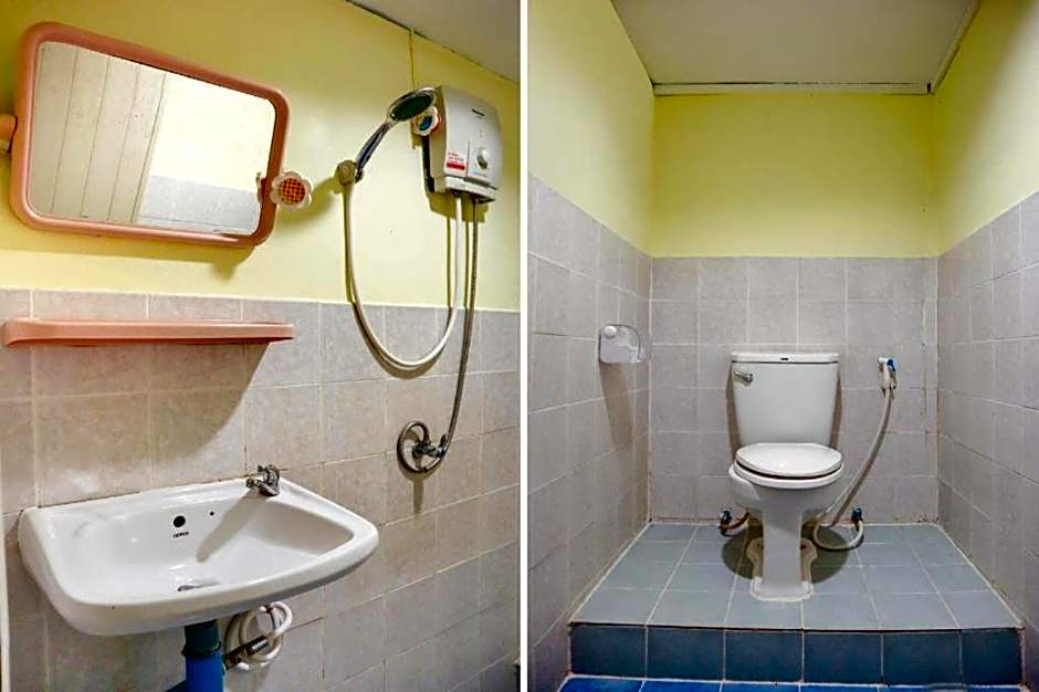 OYO 681 Paradise Hotel