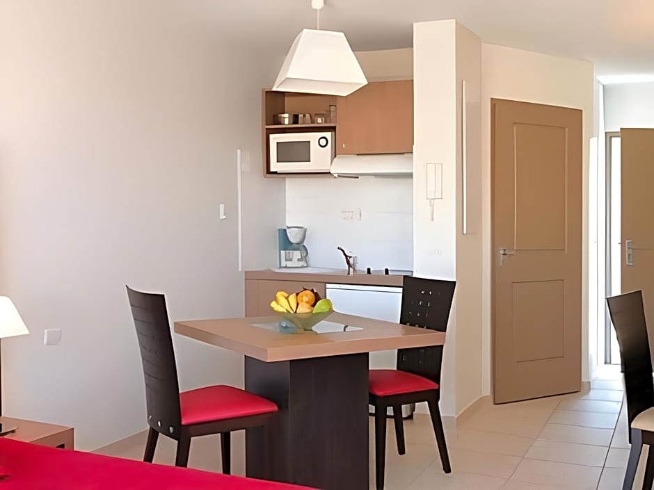 Park & Suites Village Aix-Le Rousset