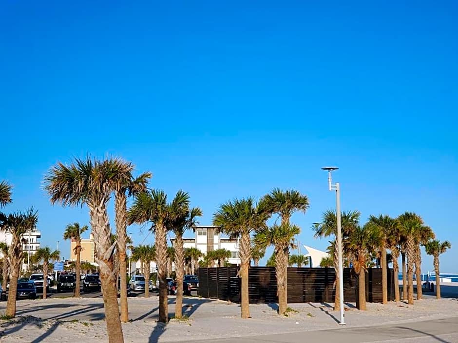 Island Winds East
