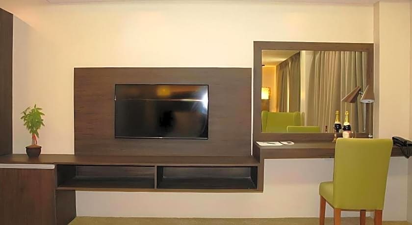 Top Star Hotel