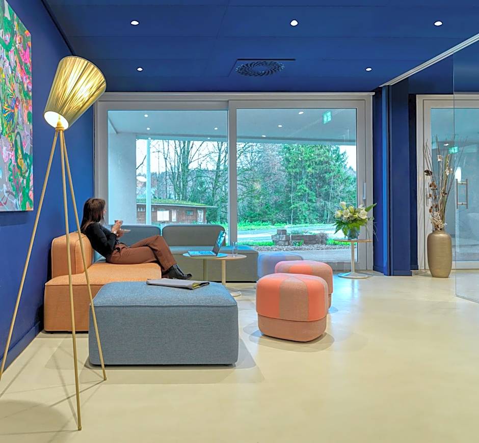 Hotel Eastside (free parking garage)