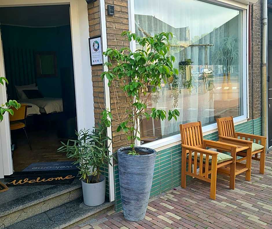 Feel at Home - Holiday Studio