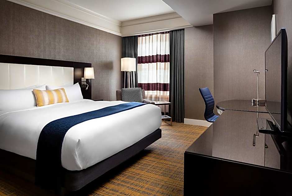 Foto 1 di 5 di Standard 1 King Bed, Accessible