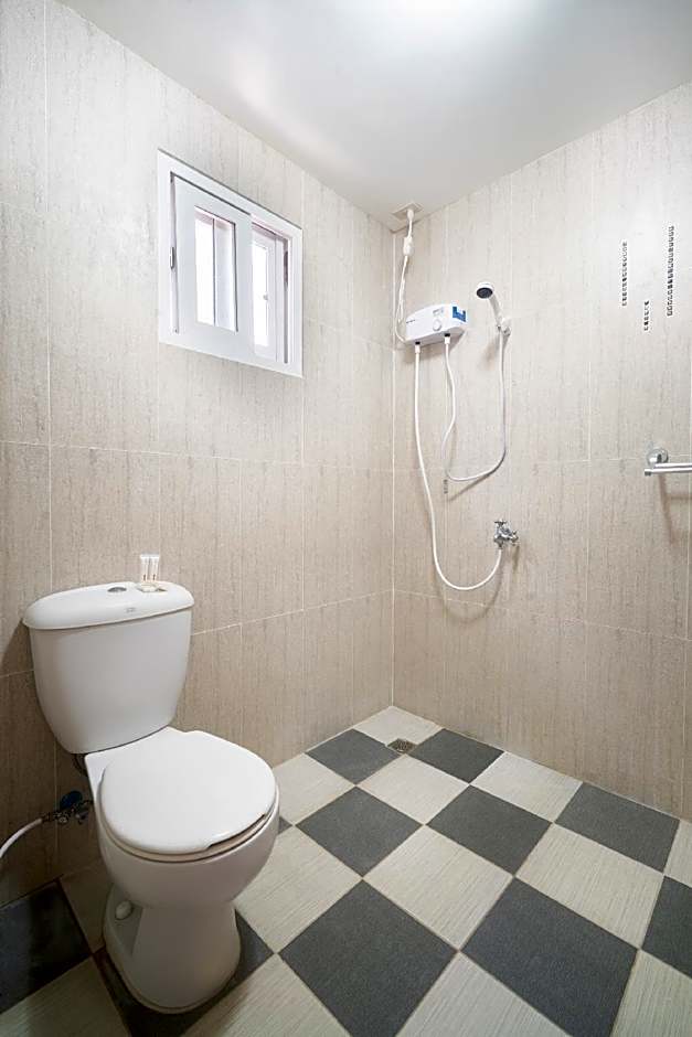 OYO 162 The West Inn