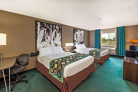2 Queen Beds, Deluxe Studio Suite, Non-Smoking