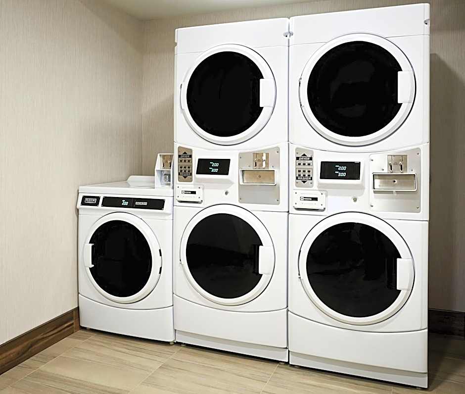 Holiday Inn Express and Suites Brantford By IHG