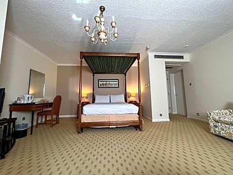Double Room with Four Poster Bed