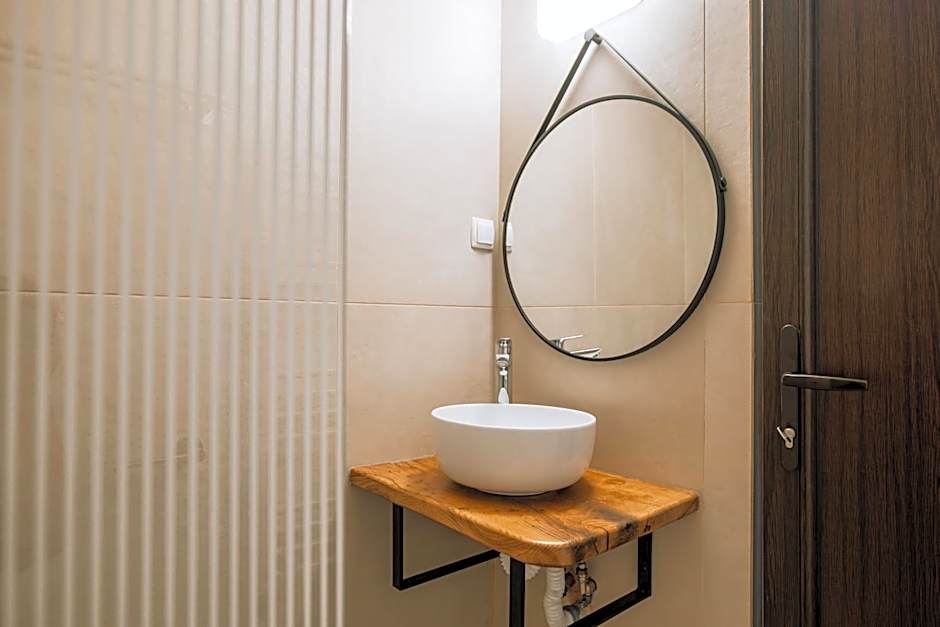 Suru Hotel & Restaurant