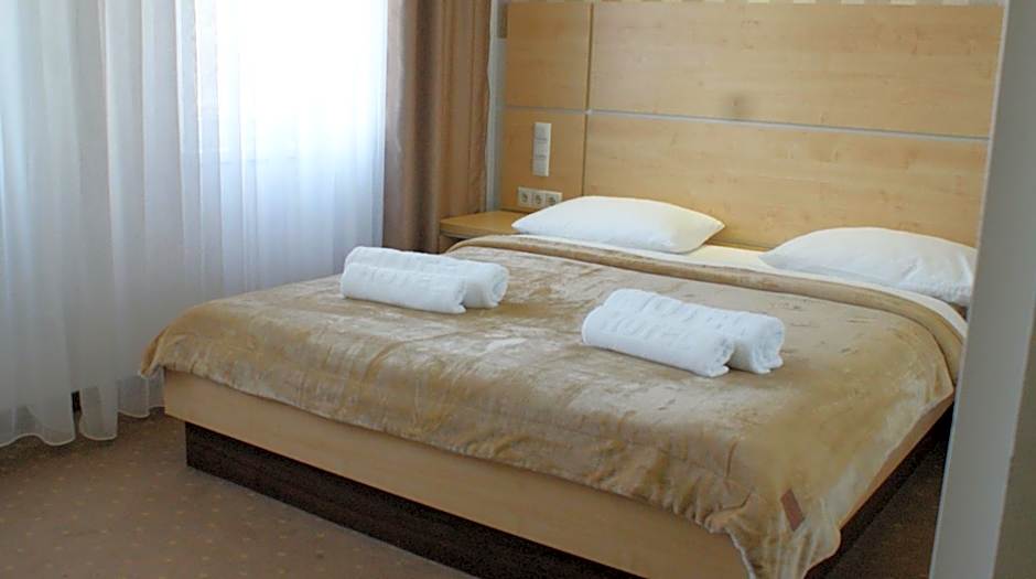 Laurus Motel Airport Tuzla