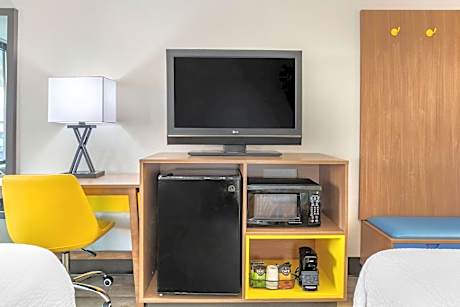 Double Room with Two Double Beds - Smoking