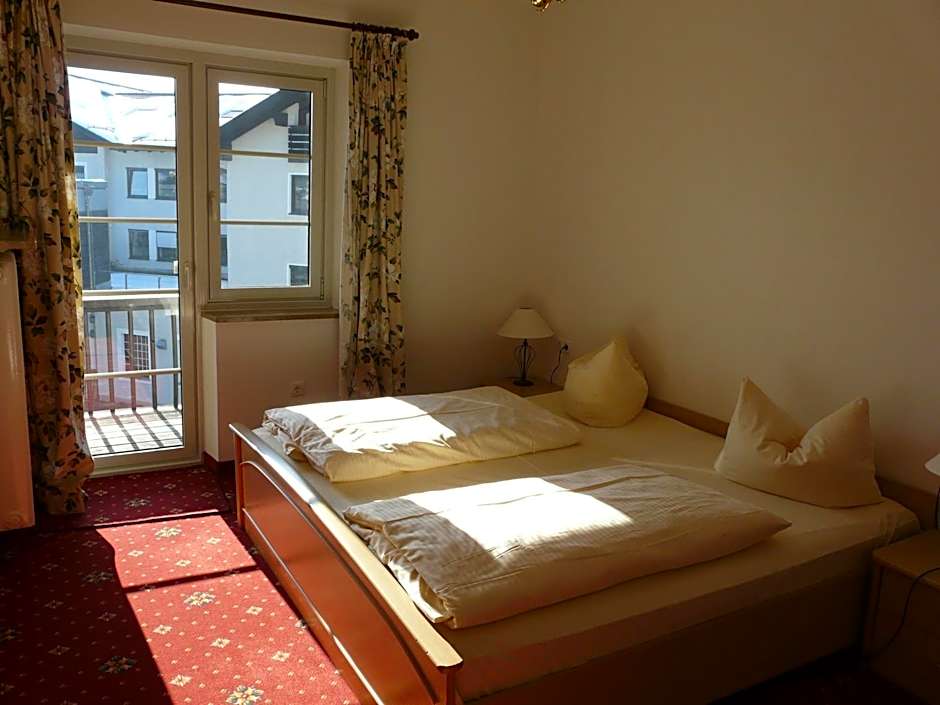 Hotel Roter Hahn - Bed & Breakfast