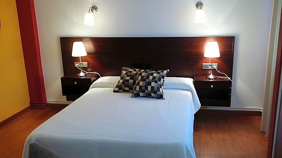 Photo 1 of 1 of 1 Queen Bed