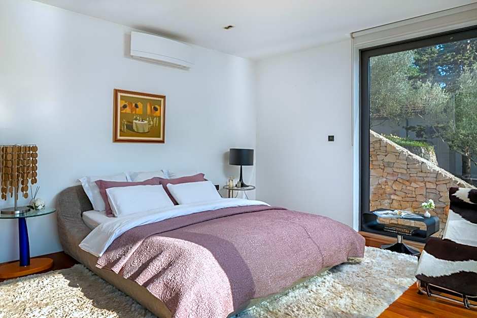 Beachfront Villa Grain of Salt with Pool