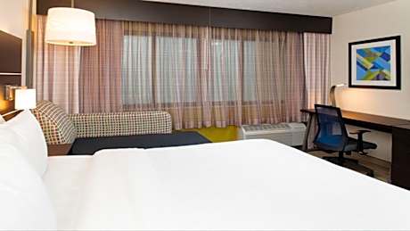 King Room - Mobility Access/Hearing Accessible