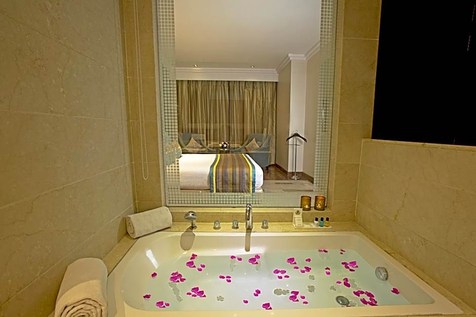 Golden Tulip Chandigarh - Panchkula