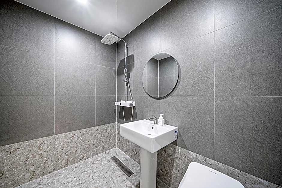 Gyeongju Poverta Hotel