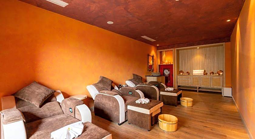 Sala Grand TuyHoa Hotel