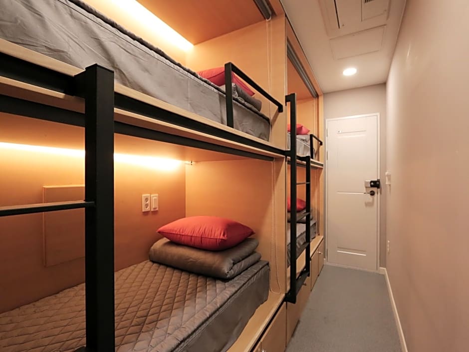 Blueboat Hostel Gyeongju