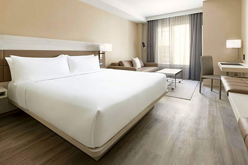 AC Hotel by Marriott St. Petersburg Downtown