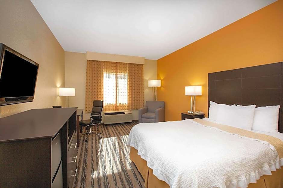 La Quinta Inn & Suites by Wyndham Lincoln