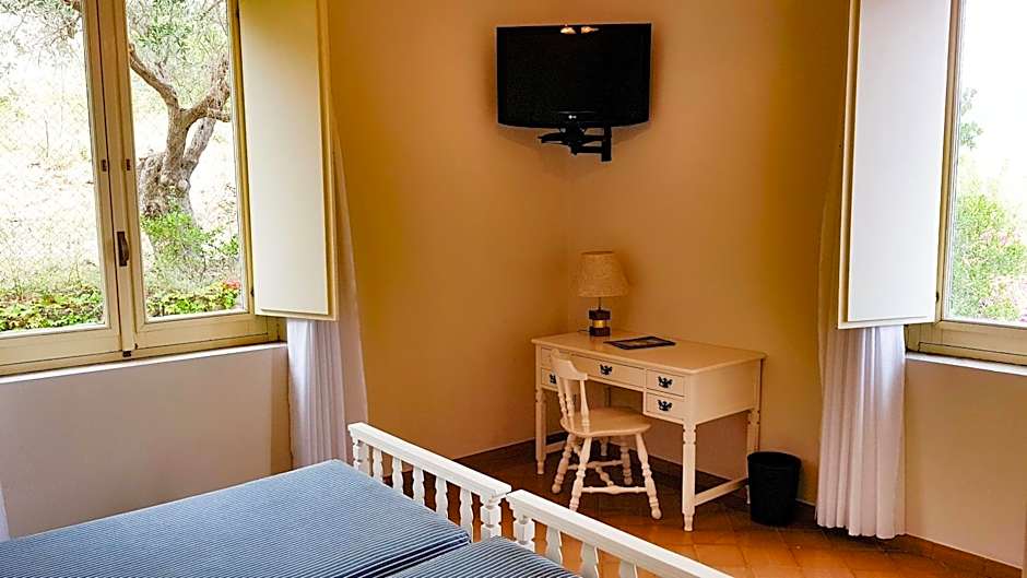 Photo 1 of 4 of 1 Double Bed or 2 Beds