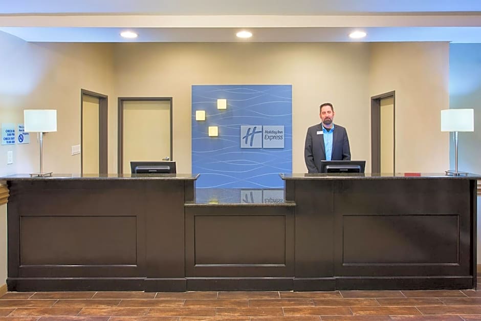 Holiday Inn Express Hotel & Suites Alvarado By IHG