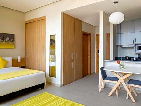 Apartment Studio with One King Bed