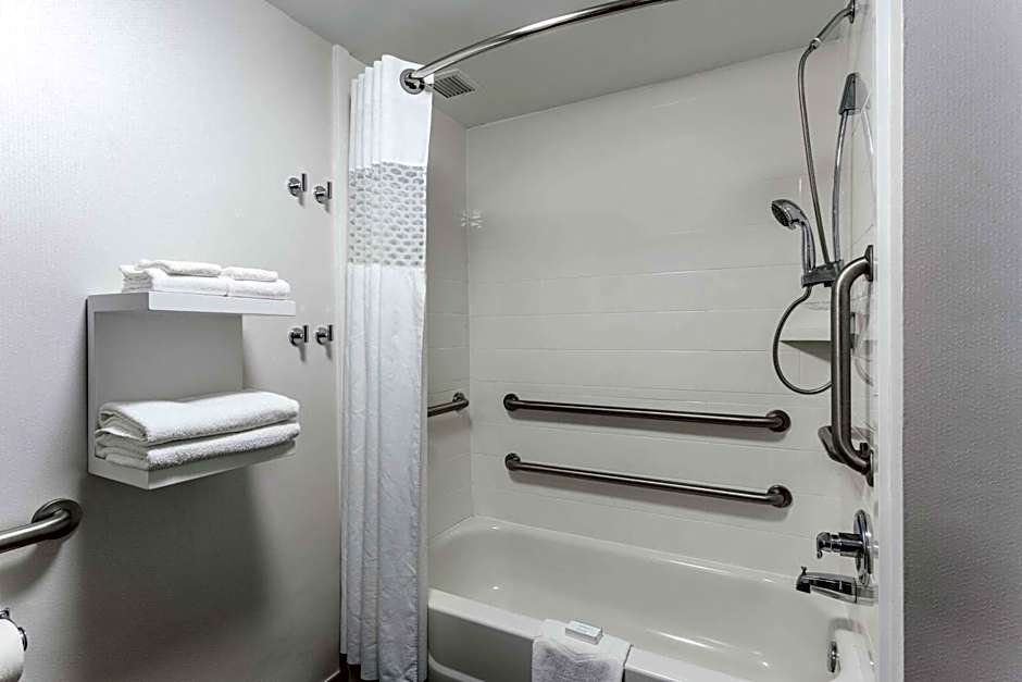 Hampton Inn By Hilton Biloxi/Ocean Springs