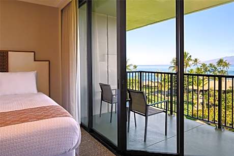 Accessible Premium Ocean View 1 King Bed