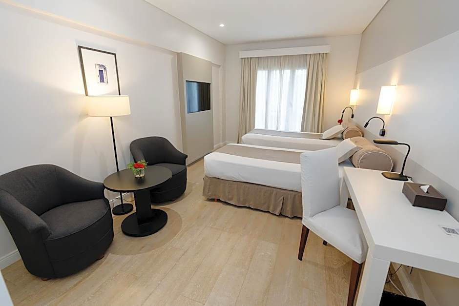 Loi Suites Recoleta Hotel