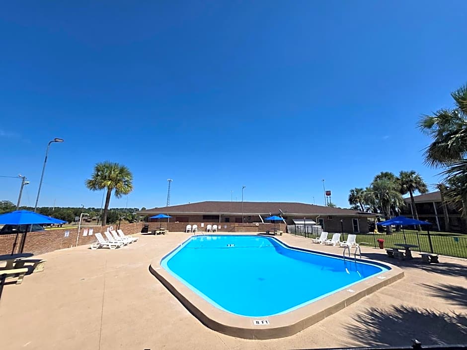 Super 8 by Wyndham Lake City