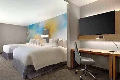 Studio with Two Queen Beds, Roll-In Shower and Sofa Bed - Mobility Access/Hearing Accessible