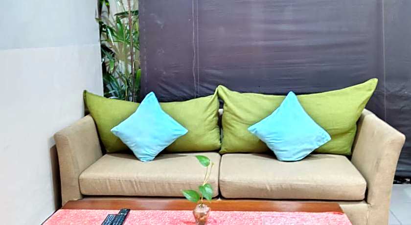 The Green Zhurga Suites