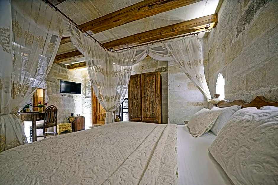 Maccan Cave Hotel