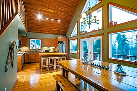 Stoke Cabin by Revelstoke Vacations