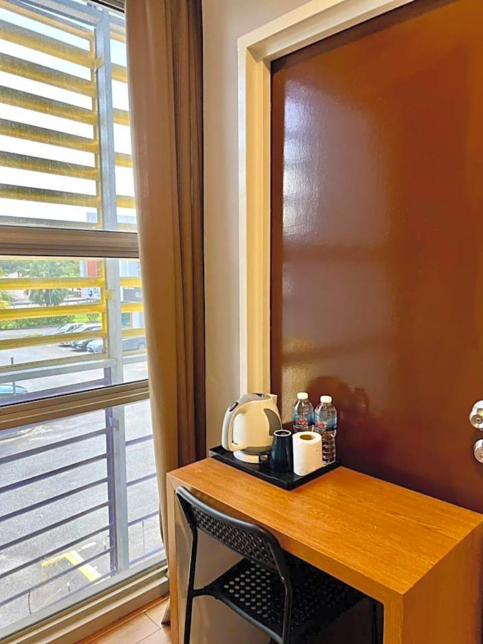 Golden Leaf Boutique Hotel Nusa Idaman Formerly Known as Ariana Hotel