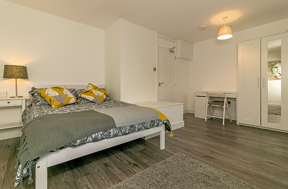 Photo 1 of 12 of Premium-Double room-Shared Bathroom-Conifer Room