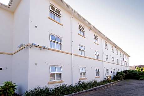 Premier Inn  Cheltenham Central (West/A40)