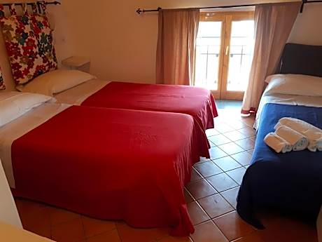 Double or Twin Room with Sea View