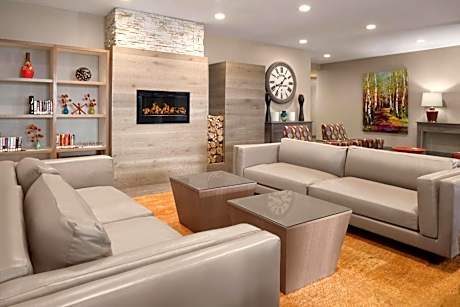 Country Inn & Suites by Radisson, Duluth North near Airport