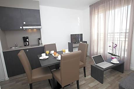 One-Bedroom Apartment (4 Adults)