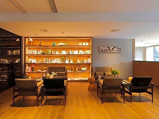 Tiangang Manfei Hotel (Lianfeng Road Branch, Ningbo Railway Station)
