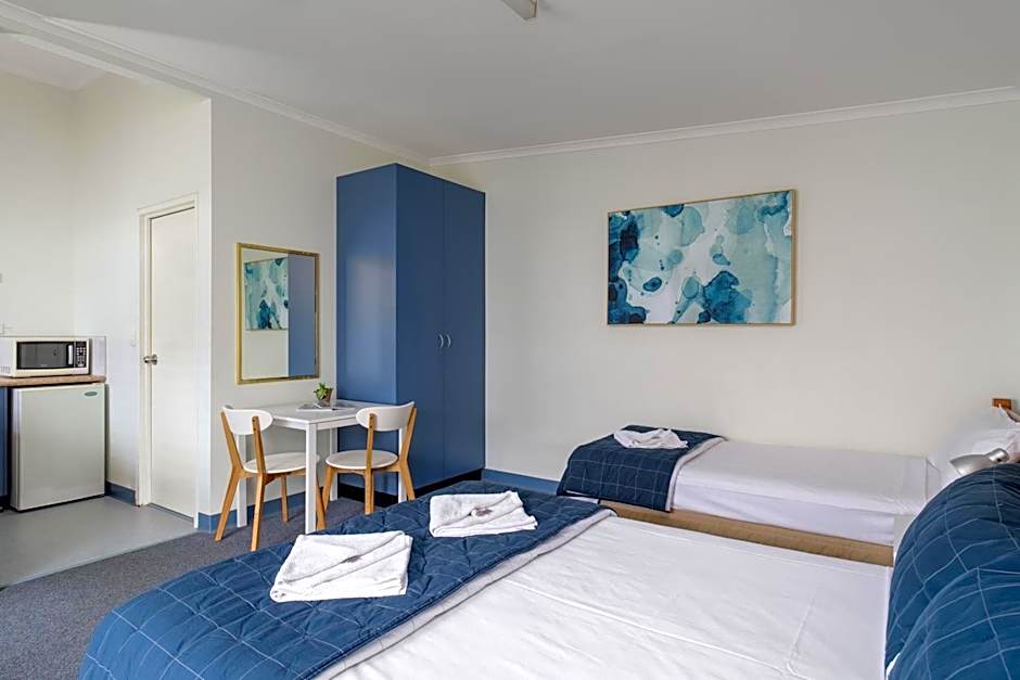 Tin Can Bay's Sleepy Lagoon Motel